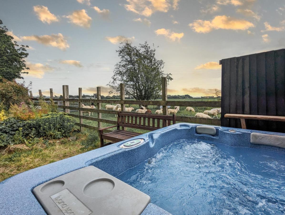 The Gilpin Farmhouse, Lake District Getaway Levens Exteriör bild