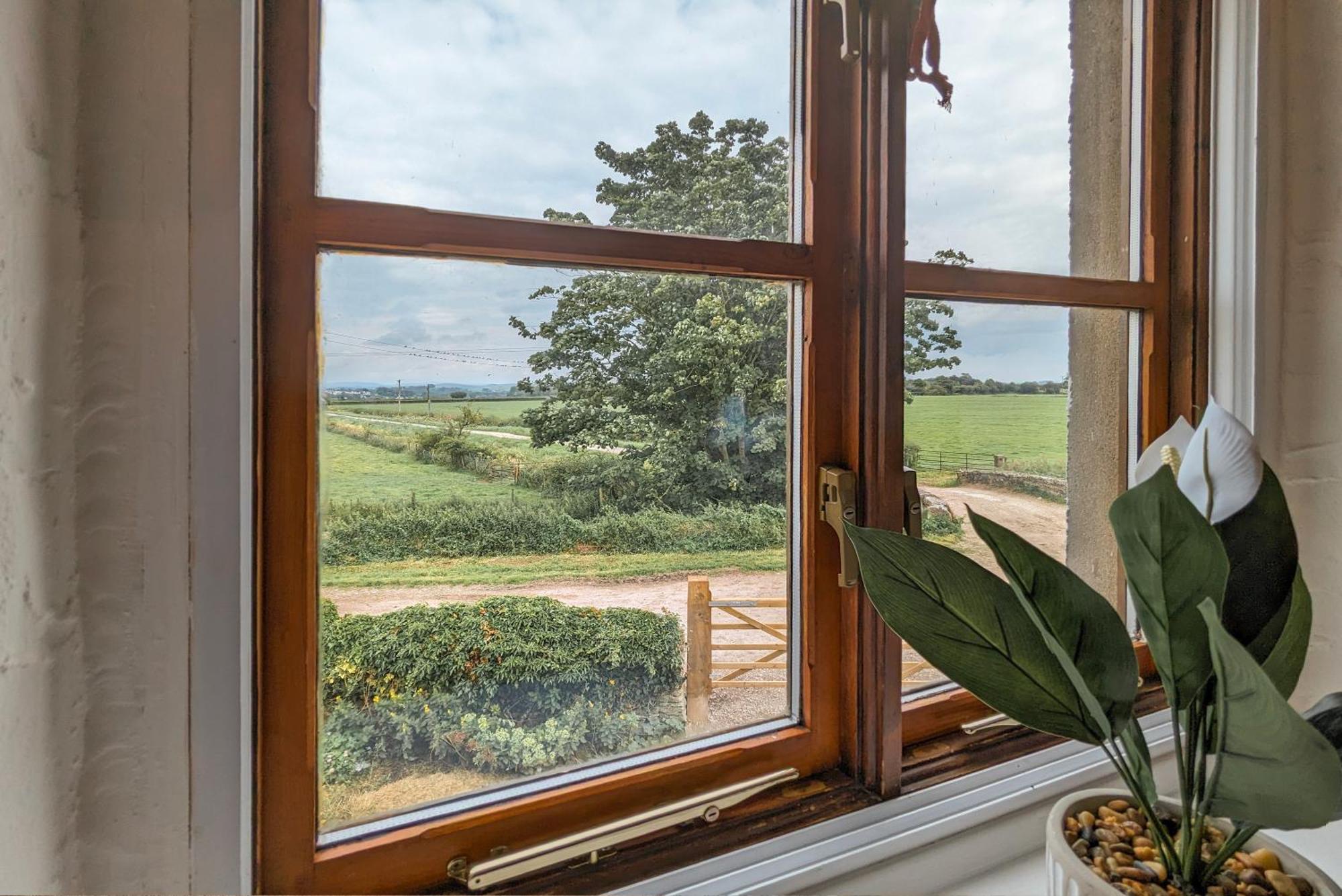 The Gilpin Farmhouse, Lake District Getaway Levens Exteriör bild