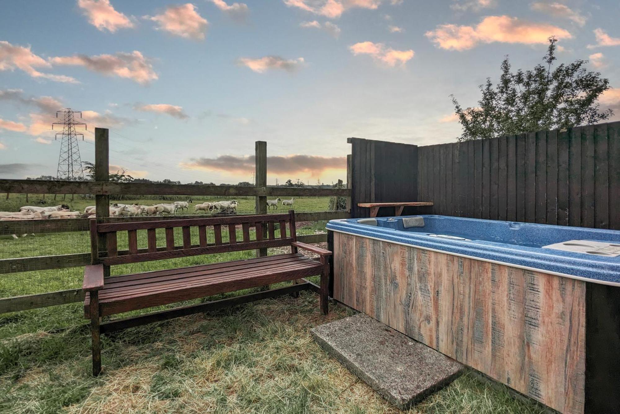The Gilpin Farmhouse, Lake District Getaway Levens Exteriör bild