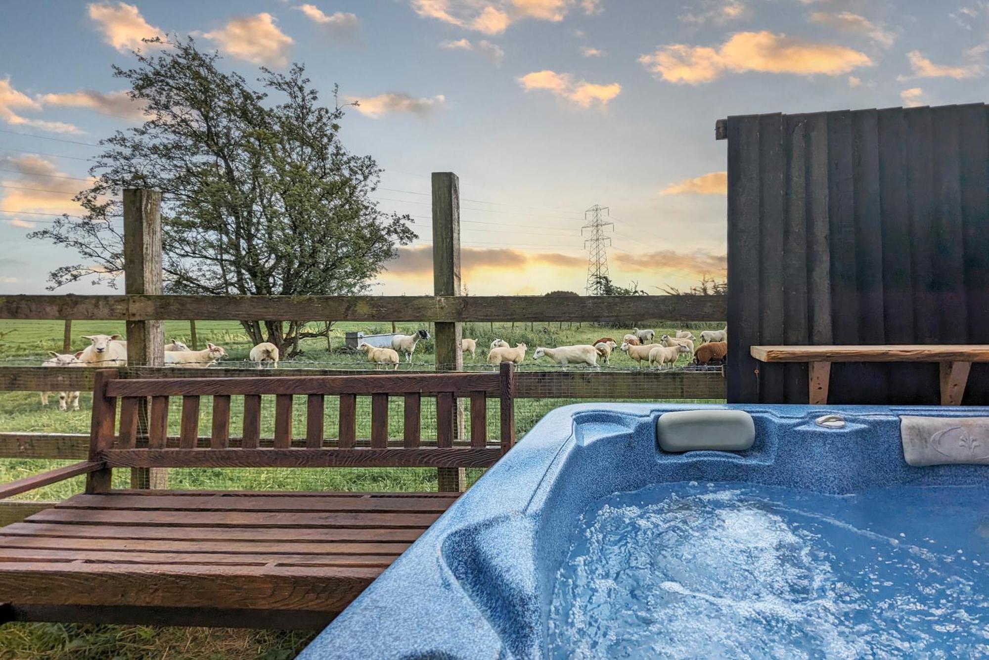 The Gilpin Farmhouse, Lake District Getaway Levens Exteriör bild