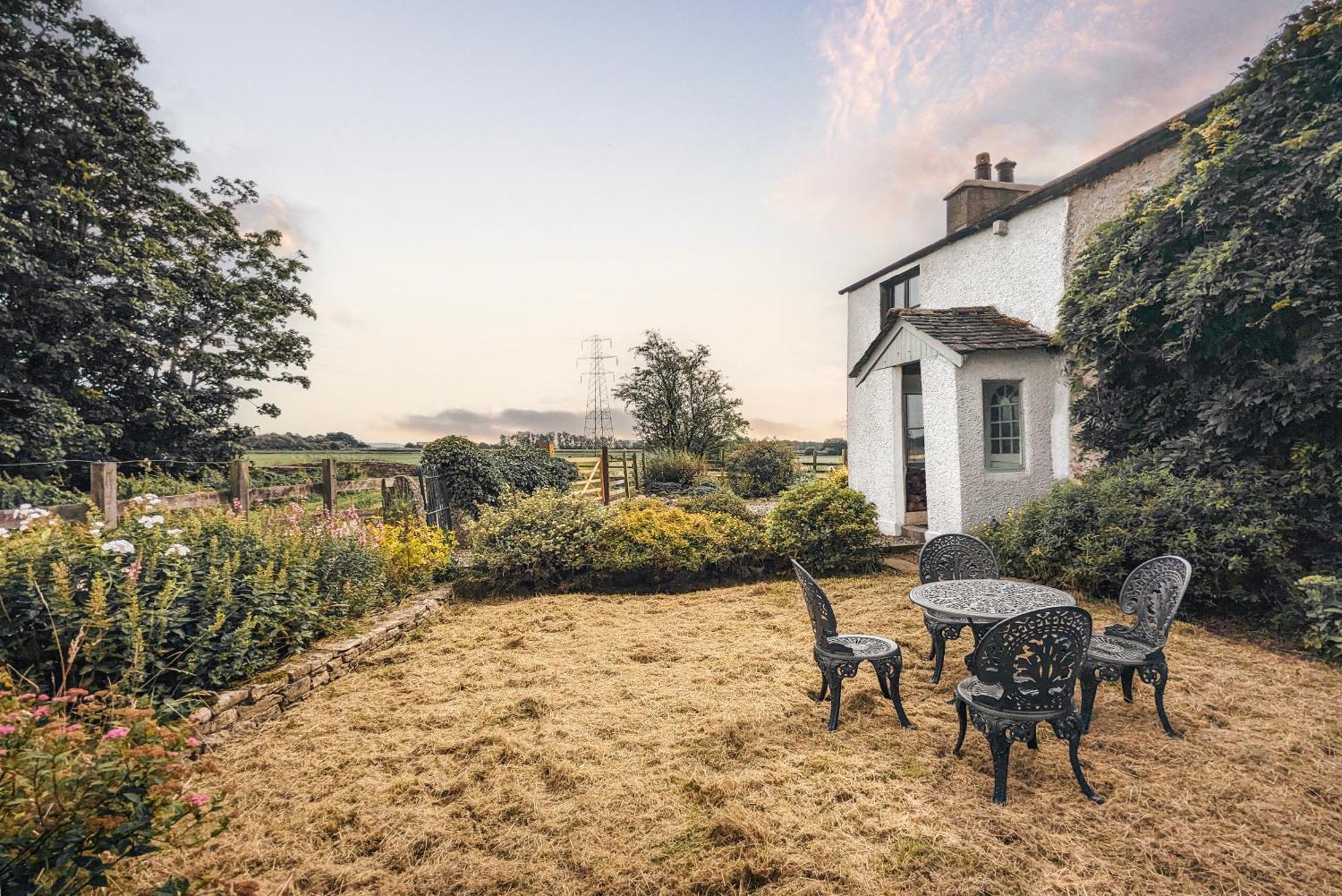 The Gilpin Farmhouse, Lake District Getaway Levens Exteriör bild